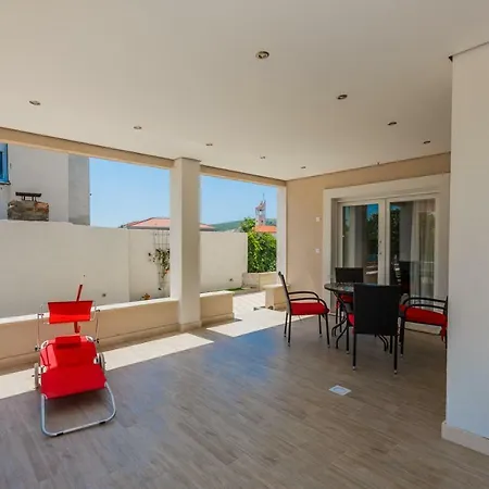 Nikola Appartement Plano